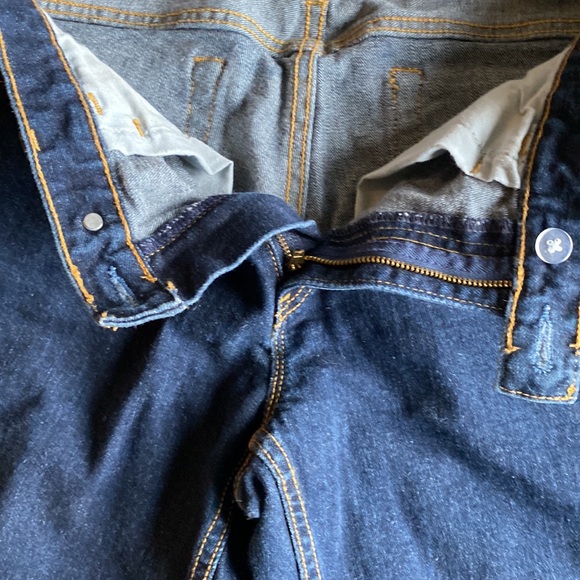 GAP Low Rise Cropped Jeans 98% Cotton 2% Spandex - Picture 5 of 12